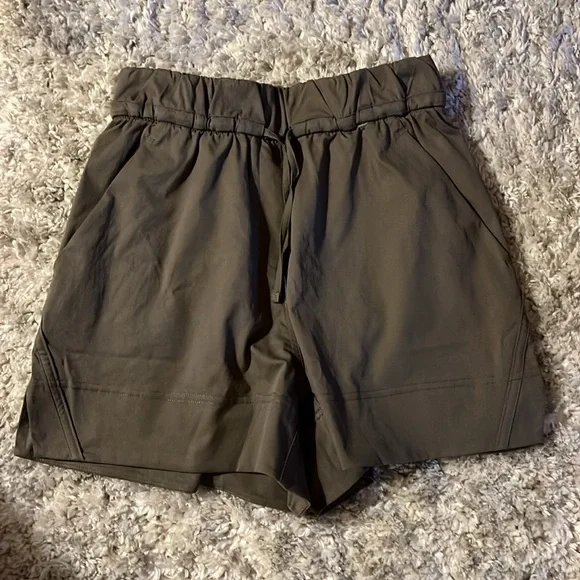 Cinchable Waist HR Woven Short 3.5” - Picture 6 of 11